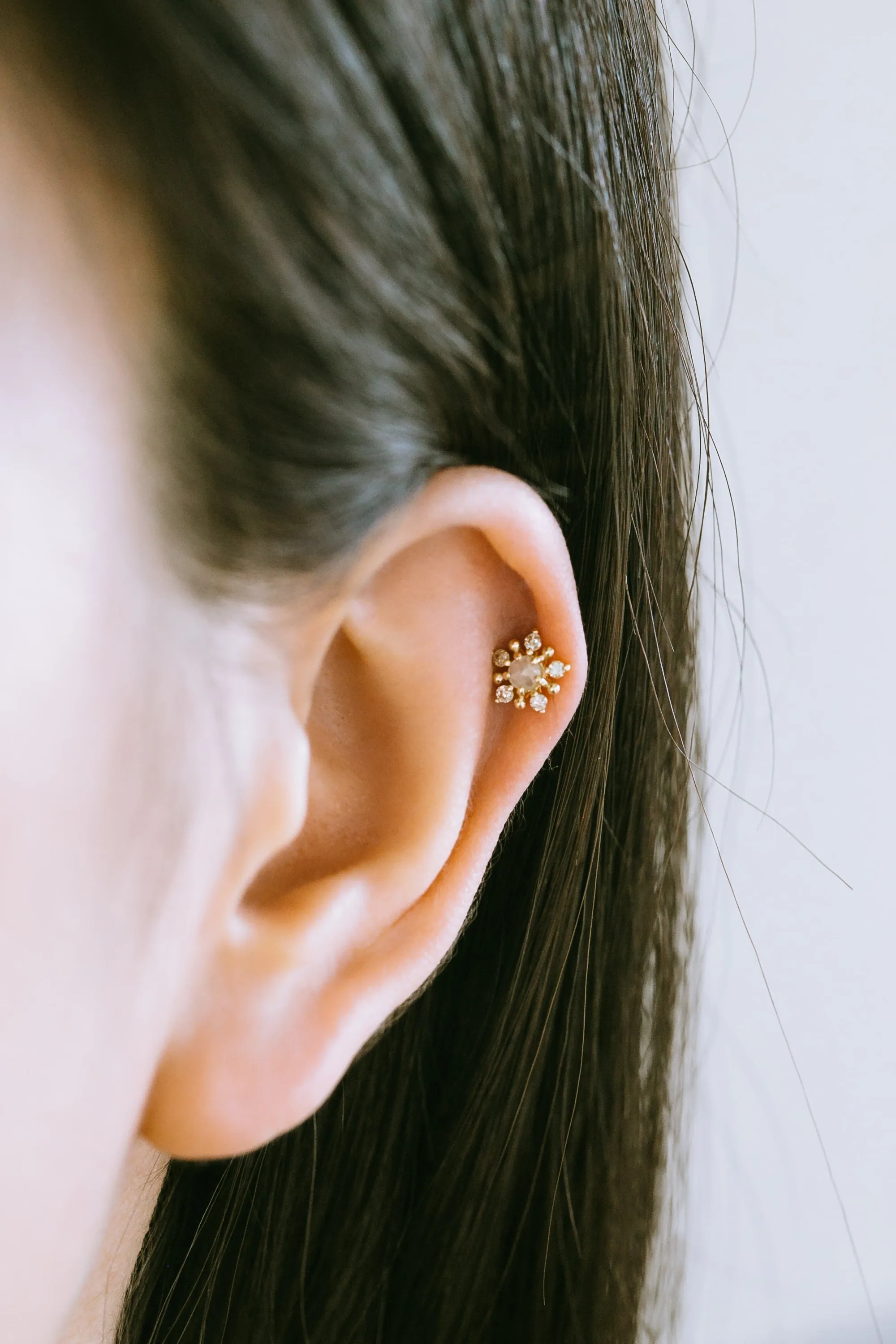 14K Solid Gold Cartilage Real Cognac And Rough Gray Diamond Flower Internally Internal Threaded Earring Labret