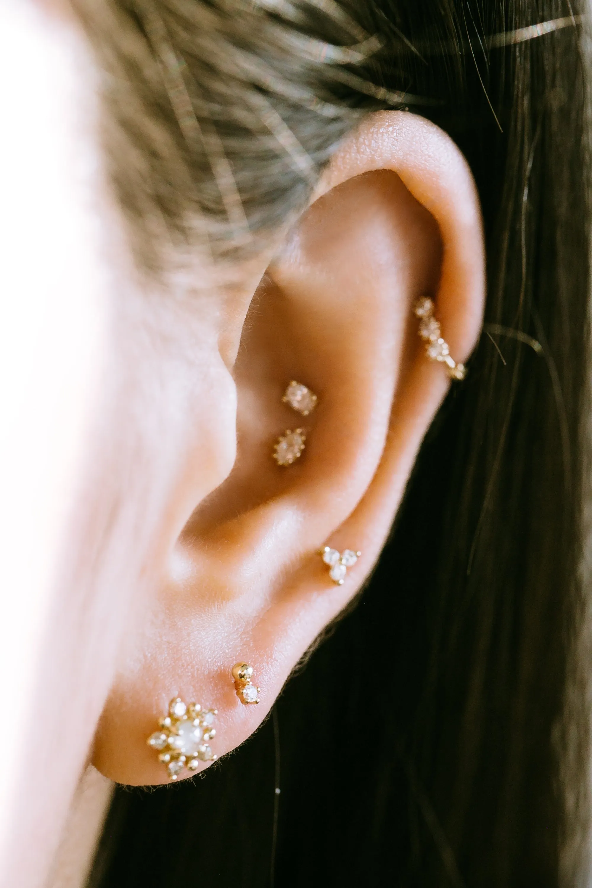 14K Solid Gold Cartilage Real Cognac And Rough Gray Diamond Flower Internally Internal Threaded Earring Labret