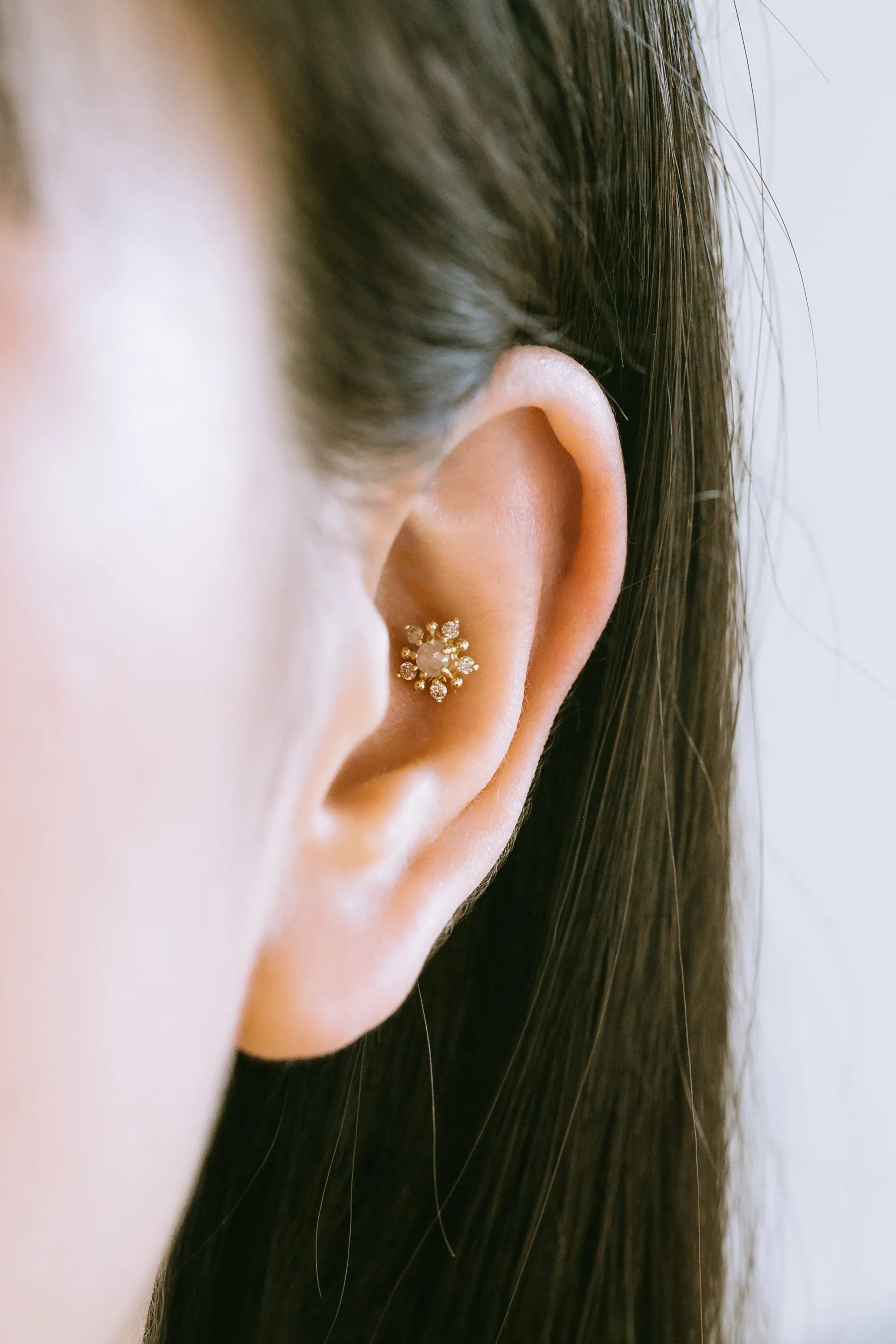 14K Solid Gold Cartilage Real Cognac And Rough Gray Diamond Flower Internally Internal Threaded Earring Labret