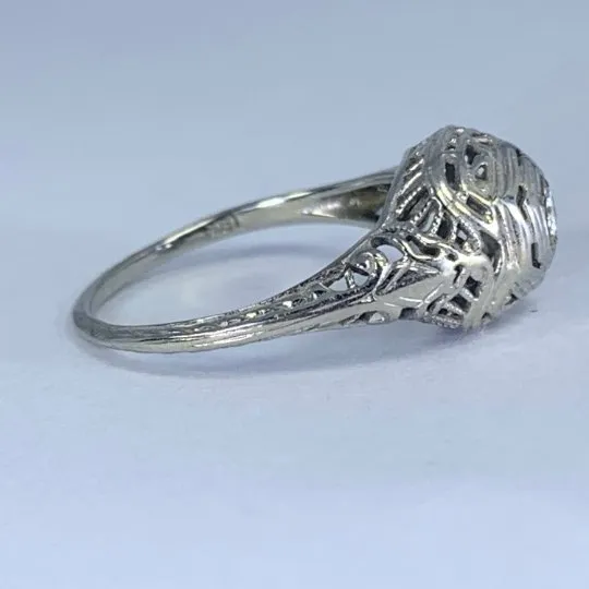 1920s Art Deco Diamond Engagement Ring in a 18K White Gold Filigree Setting. Estate Jewelry.