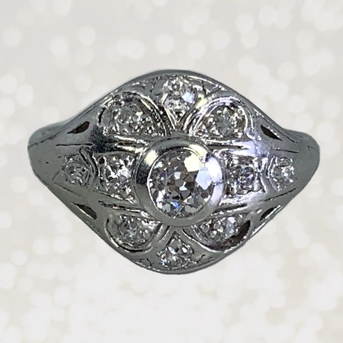 Antique Art Deco Diamond Engagement Ring in an 18K Gold Filigree Setting. 1920s Estate Jewelry.