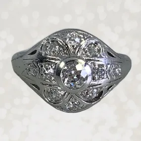 Antique Art Deco Diamond Engagement Ring in an 18K Gold Filigree Setting. 1920s Estate Jewelry.