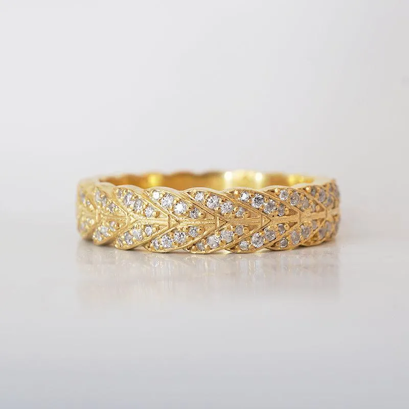 Arrow Diamond Ring in 14K and 18K Gold