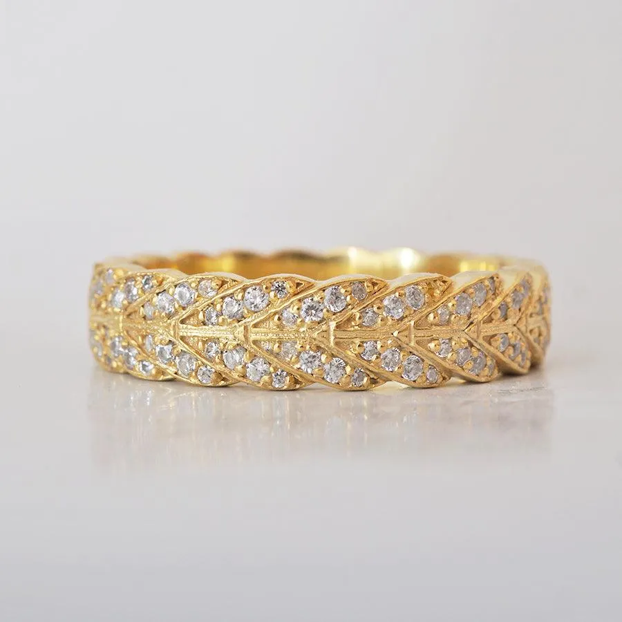 Arrow Diamond Ring in 14K and 18K Gold