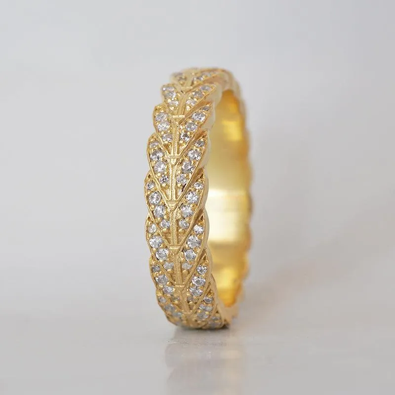 Arrow Diamond Ring in 14K and 18K Gold