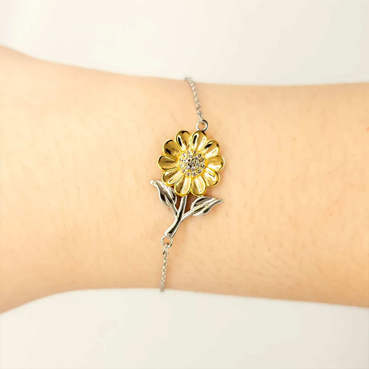 Badass Court Clerk Gifts, I'm Court Clerk not a magician, Sarcastic Sunflower Bracelet for Court Clerk Birthday Christmas for  Men, Women, Friends, Coworkers