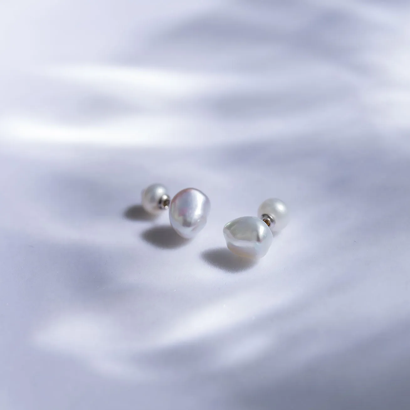 Baroque Pearl Stud Earrings WE00591 | Stone