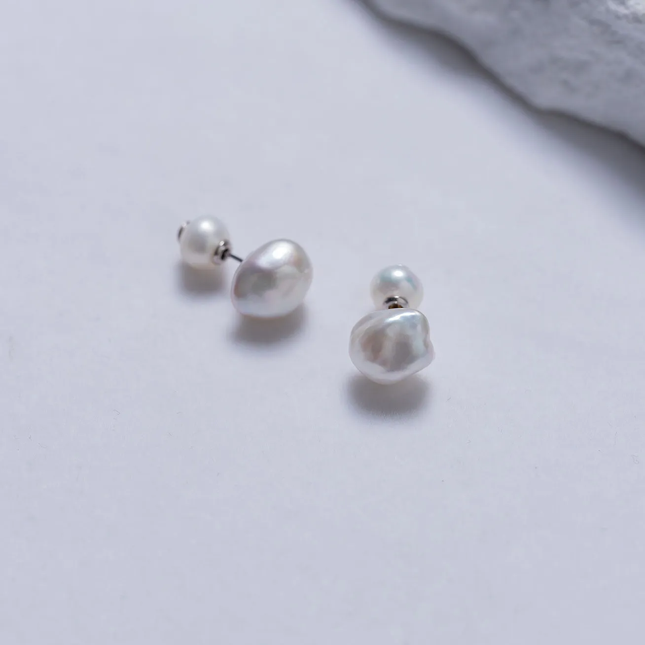 Baroque Pearl Stud Earrings WE00591 | Stone