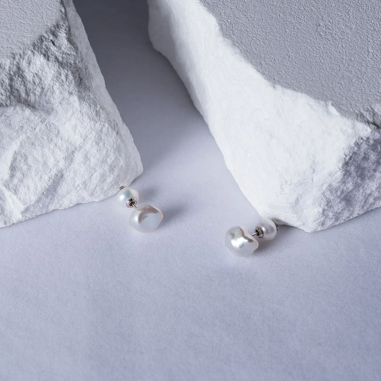 Baroque Pearl Stud Earrings WE00591 | Stone