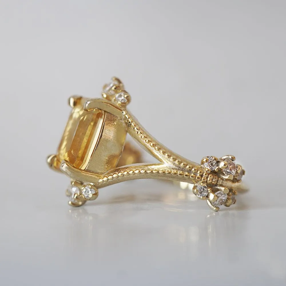 Citrine Portobello Curve Ring in 14K and 18K Gold