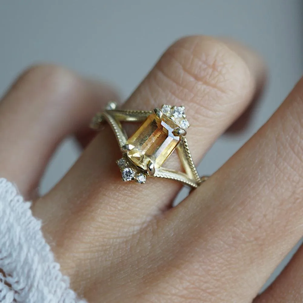 Citrine Portobello Curve Ring in 14K and 18K Gold