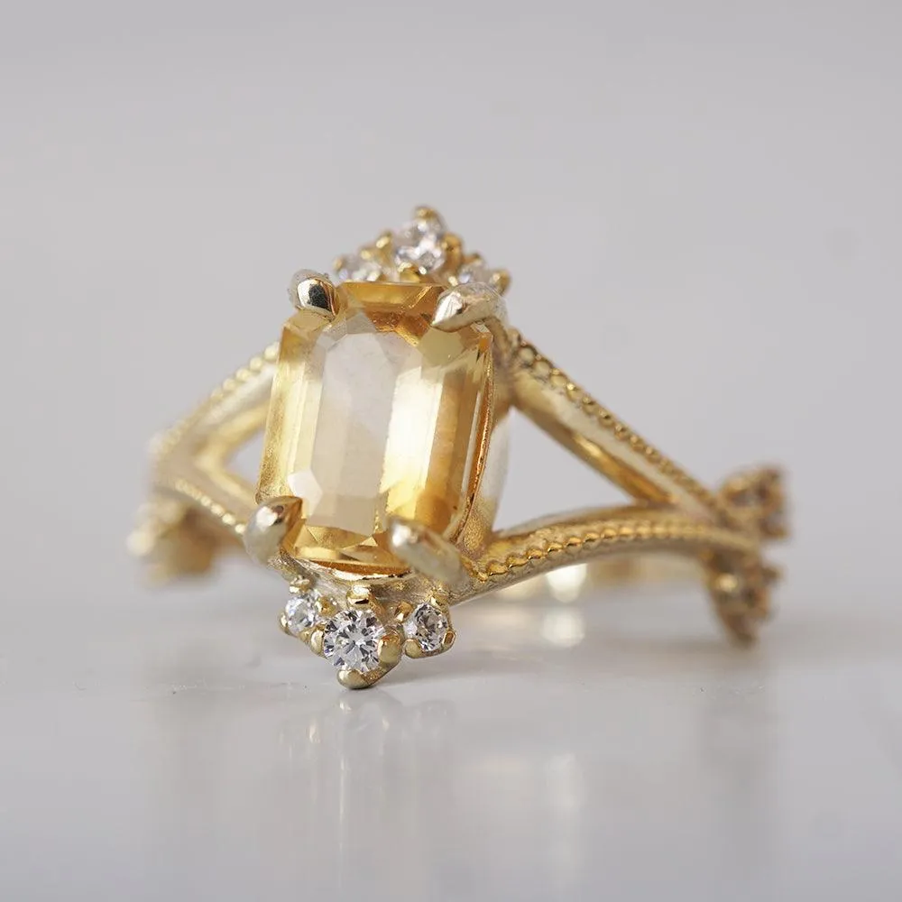 Citrine Portobello Curve Ring in 14K and 18K Gold