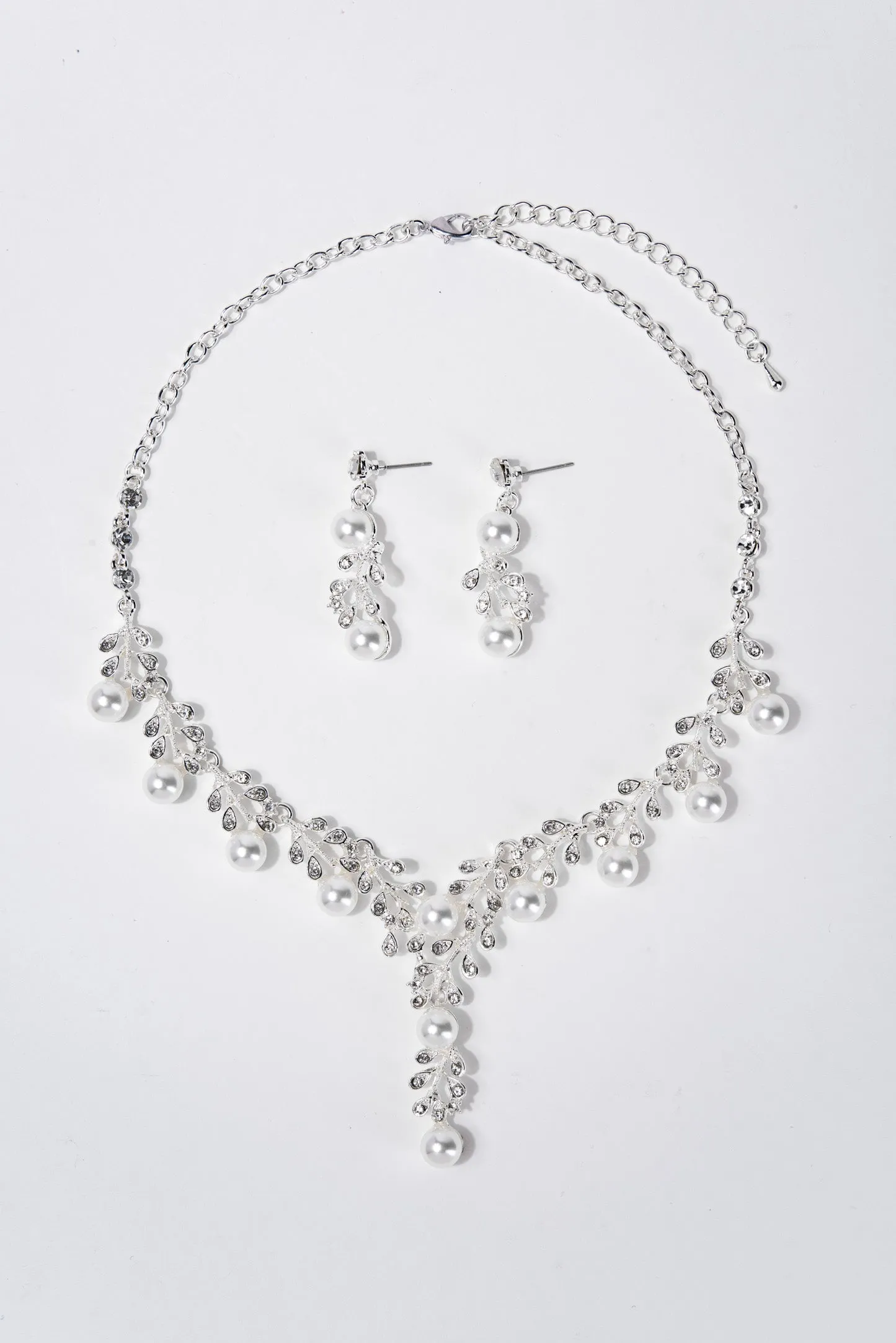 Daisy Elegant Rhinestone Pearl  Cluster Statement Necklace Set - Silver