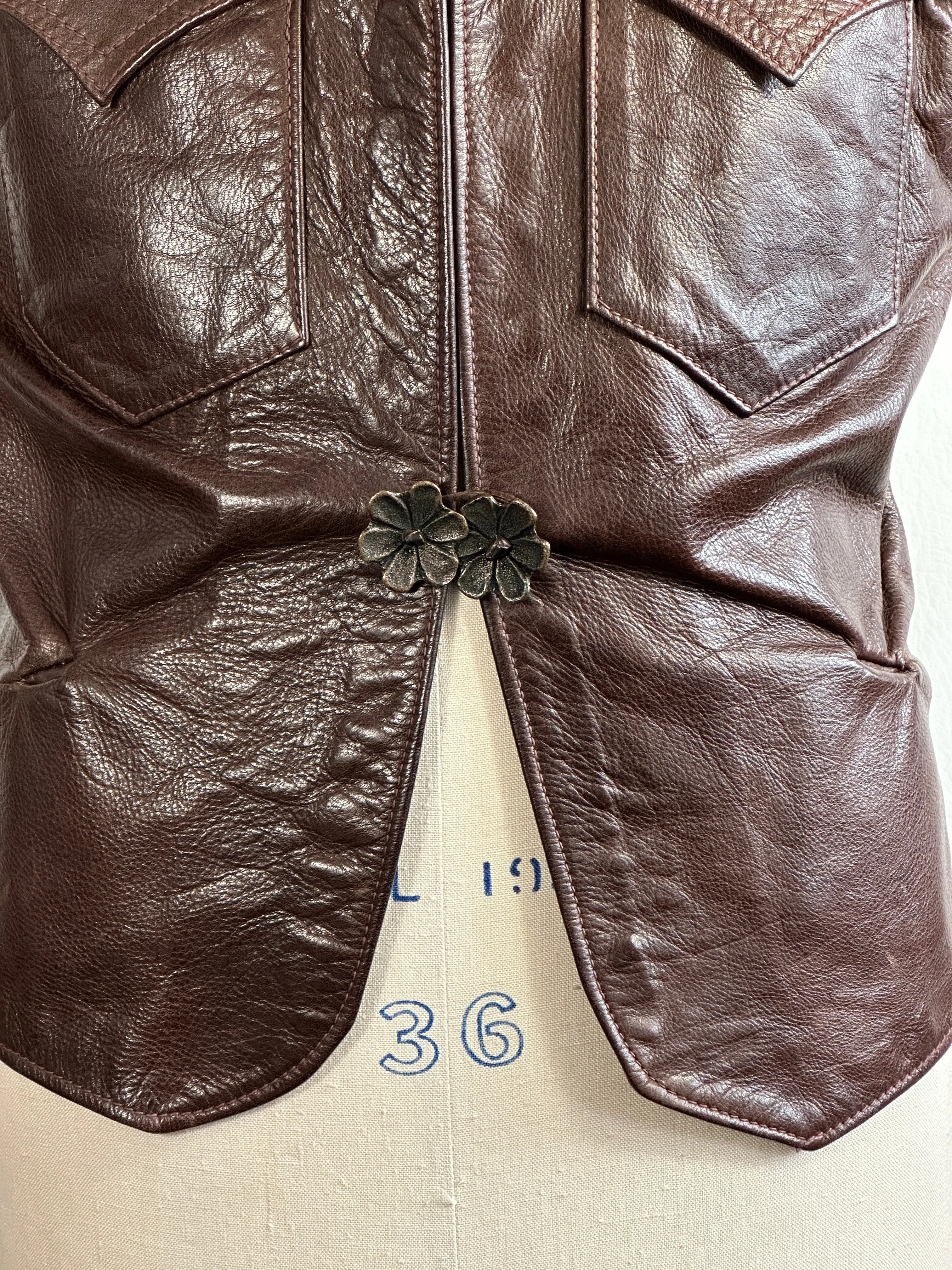 EAST WEST Musical Instruments 70s Mens Leather Vest  Medium