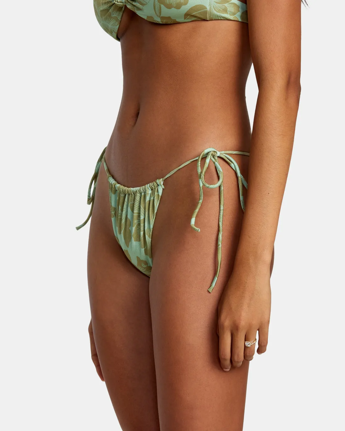 Fine Lines Shimmer Medium Bikini Bottoms - Seafoam