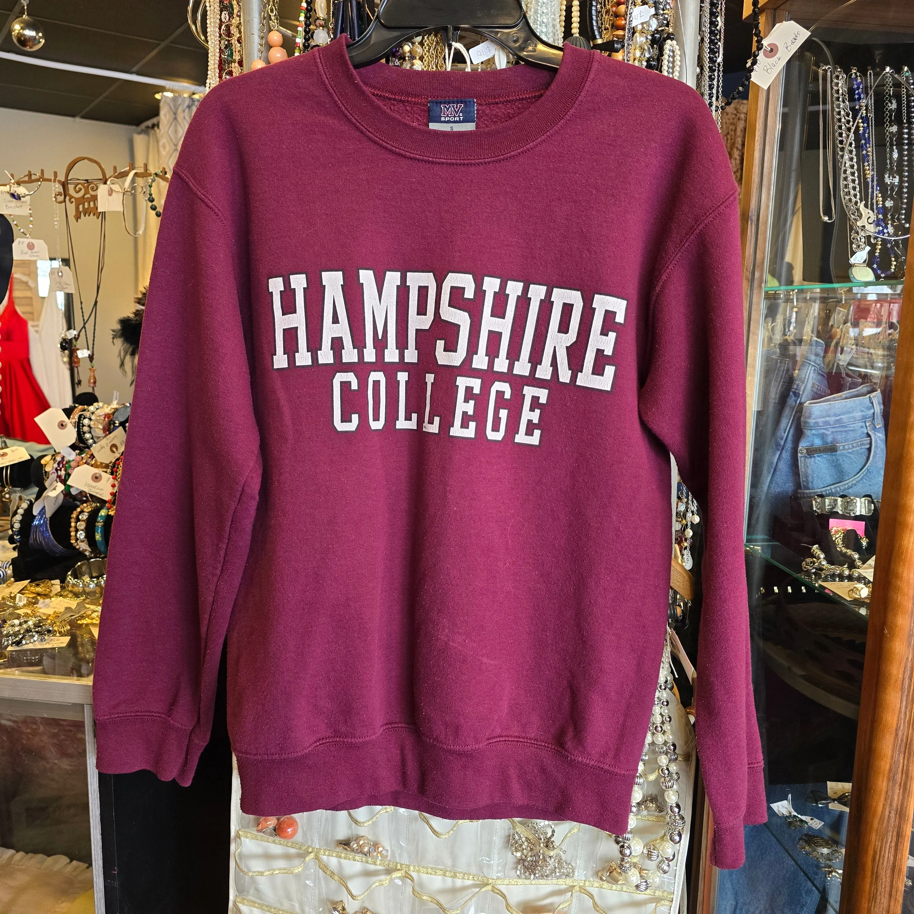 HAMPSHIRE COLLEGE Maroon Pullover S