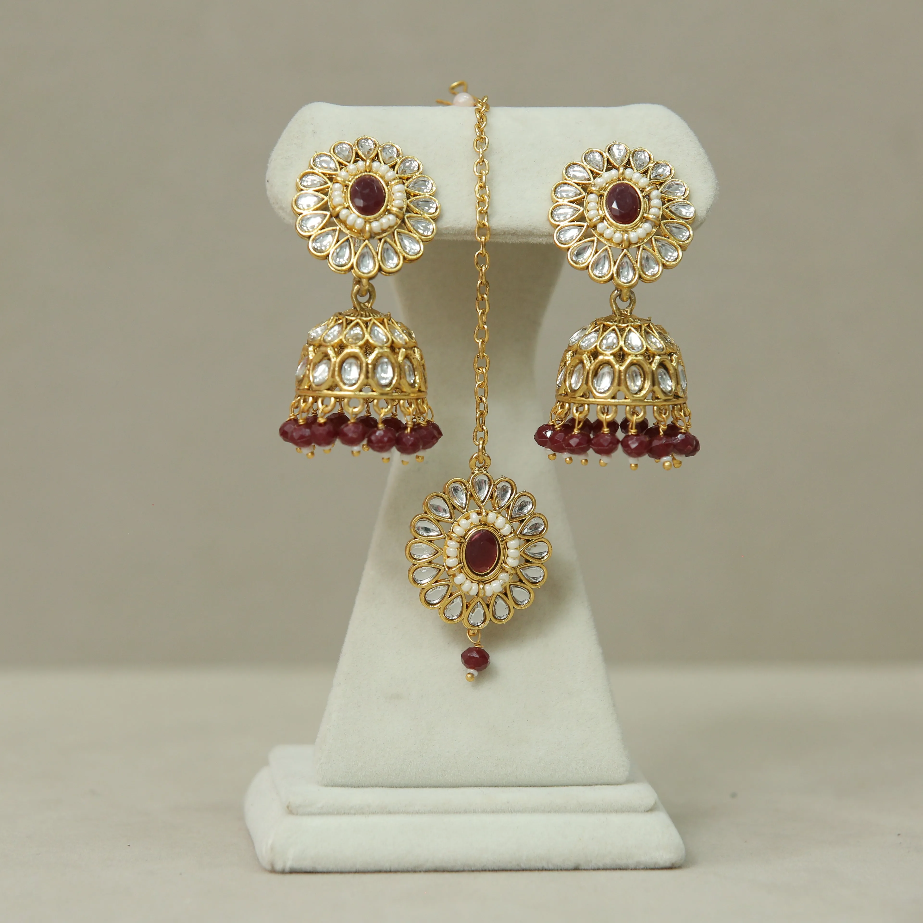 Kavya Kundan Earrings And Tikka