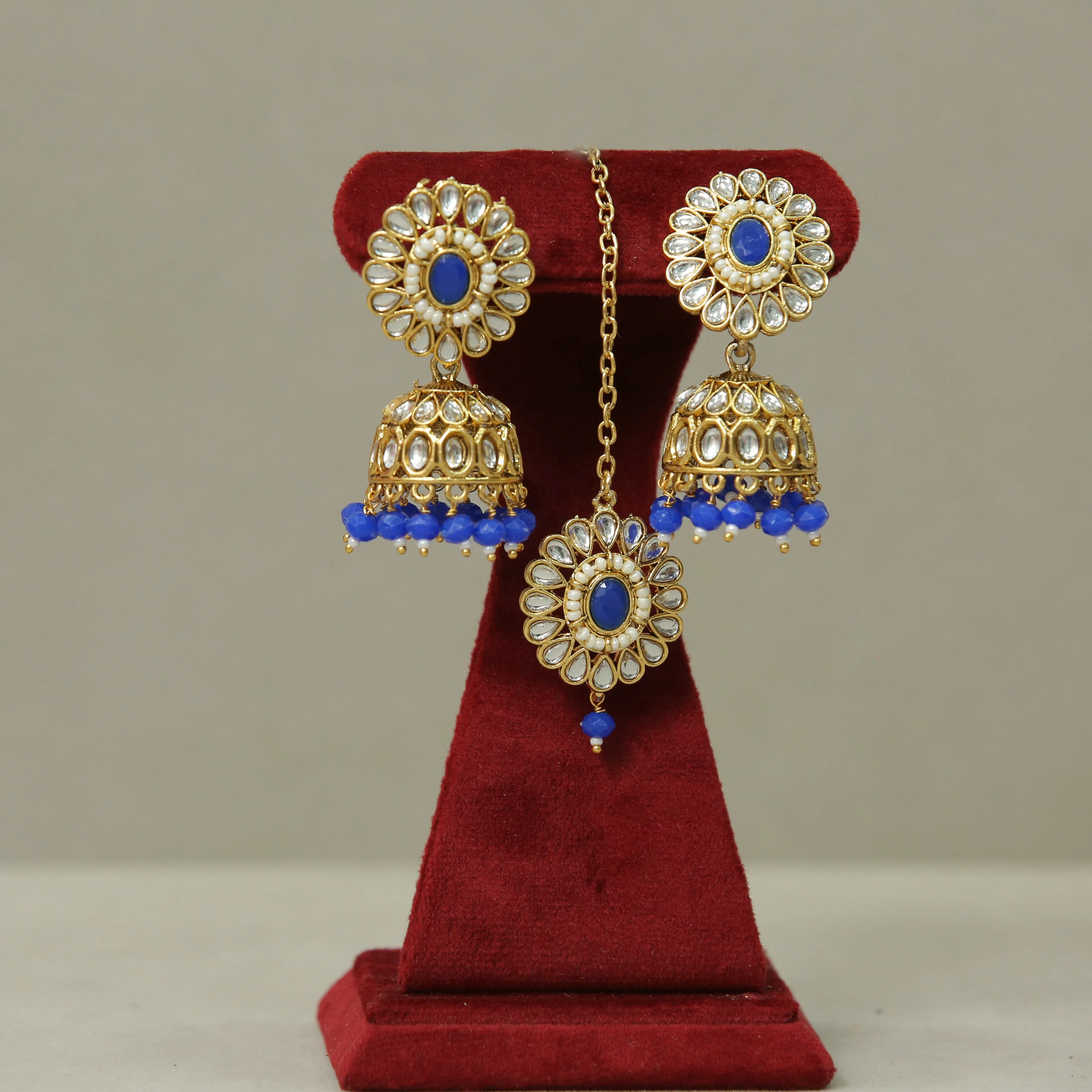 Kavya Kundan Earrings And Tikka