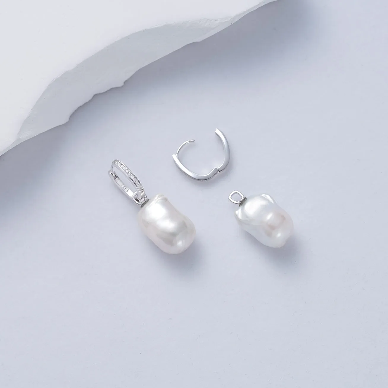 New Yorker Freshwater Baroque Pearl Earrings WE00709