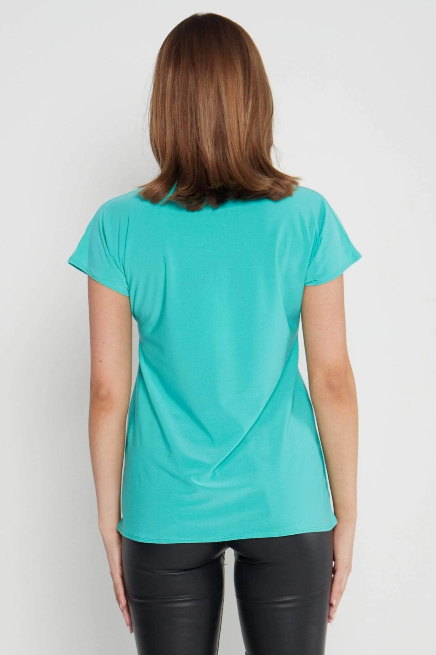 Saloos Essential Extended-Shoulder Top with Necklace