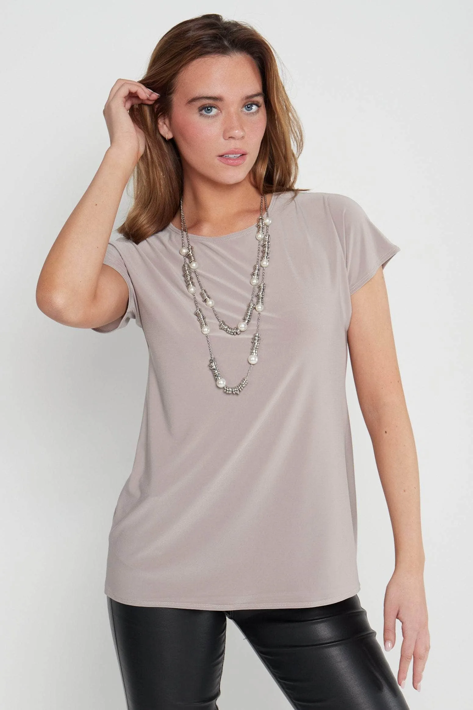 Saloos Essential Extended-Shoulder Top with Necklace