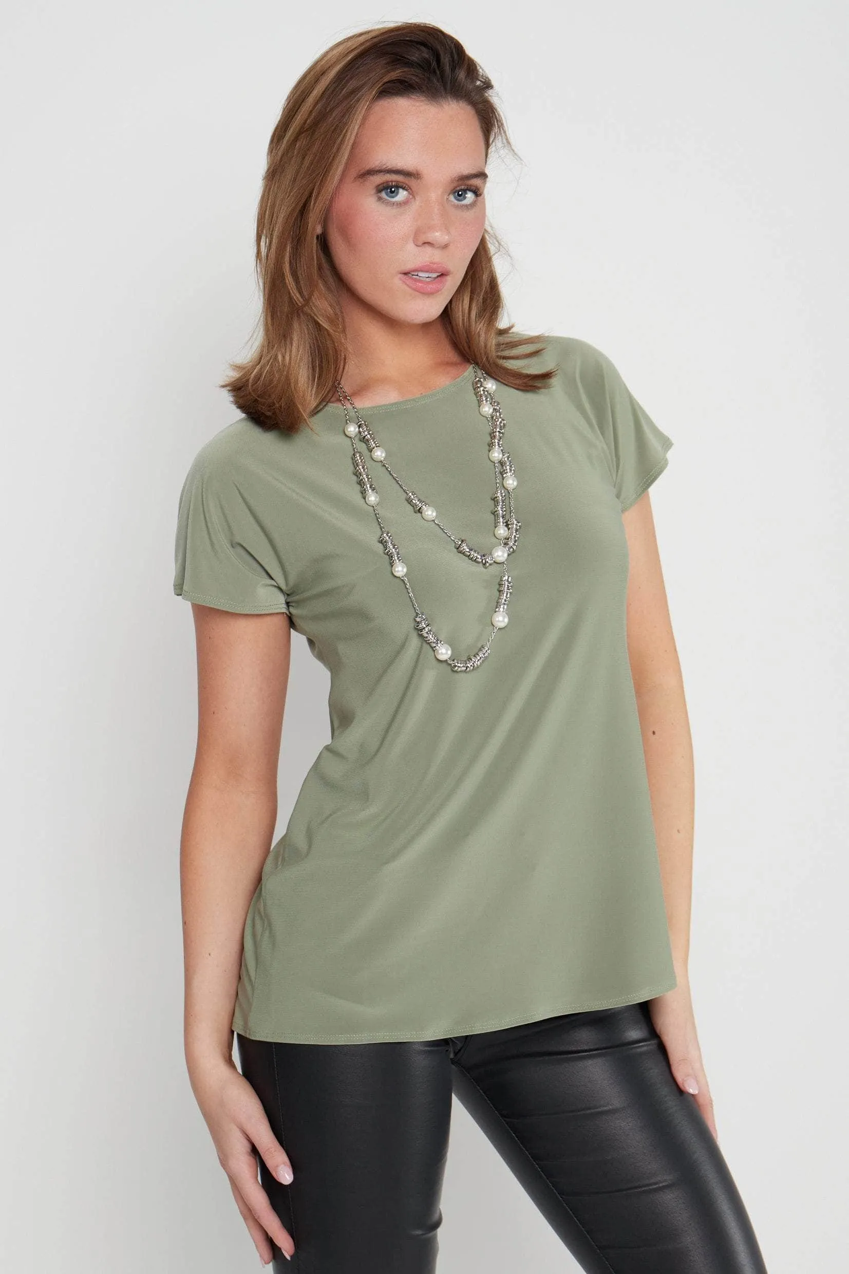 Saloos Essential Extended-Shoulder Top with Necklace