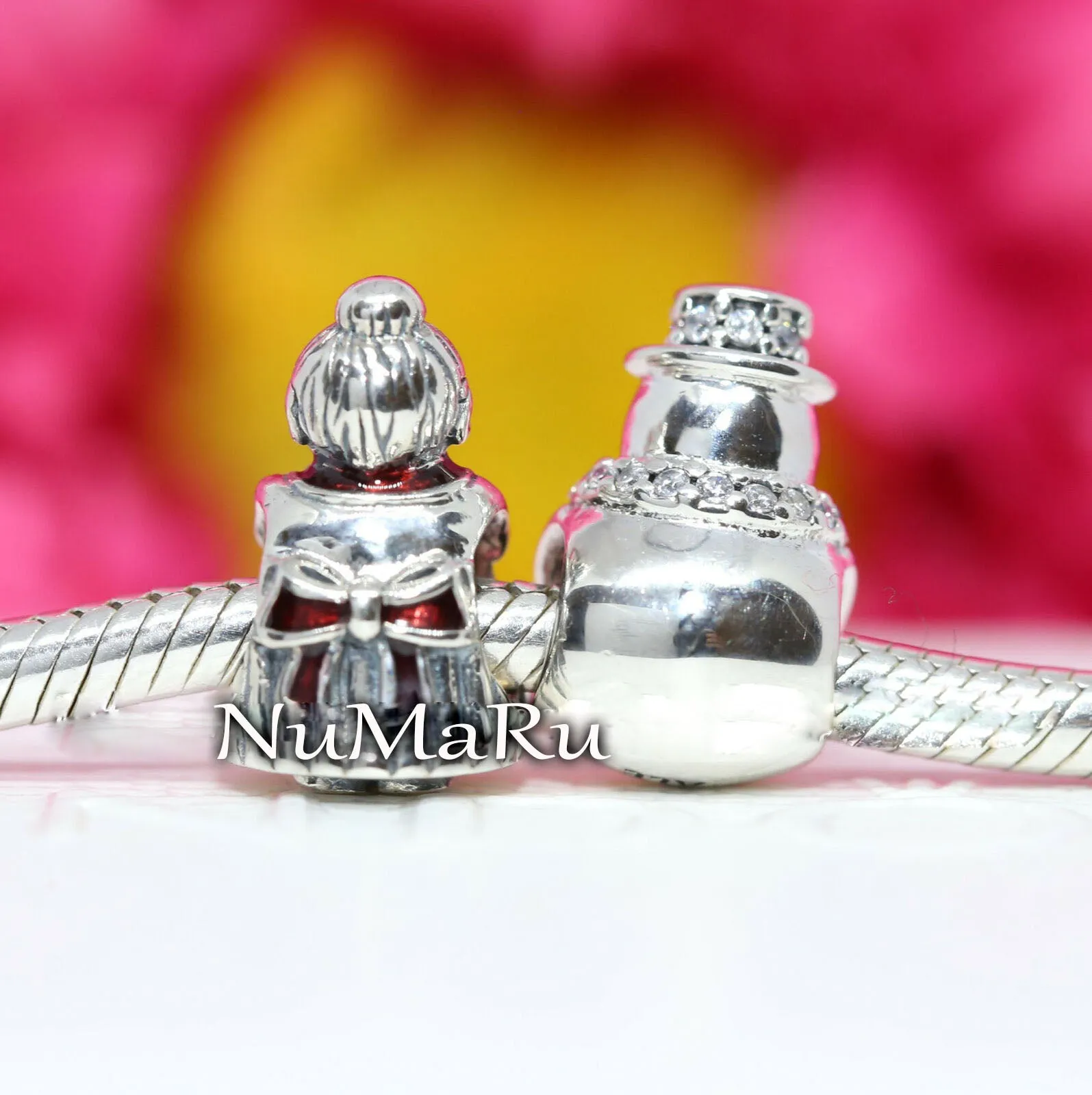 Snowman And Mrs. Santa Claus Christmas Gift Set Charm