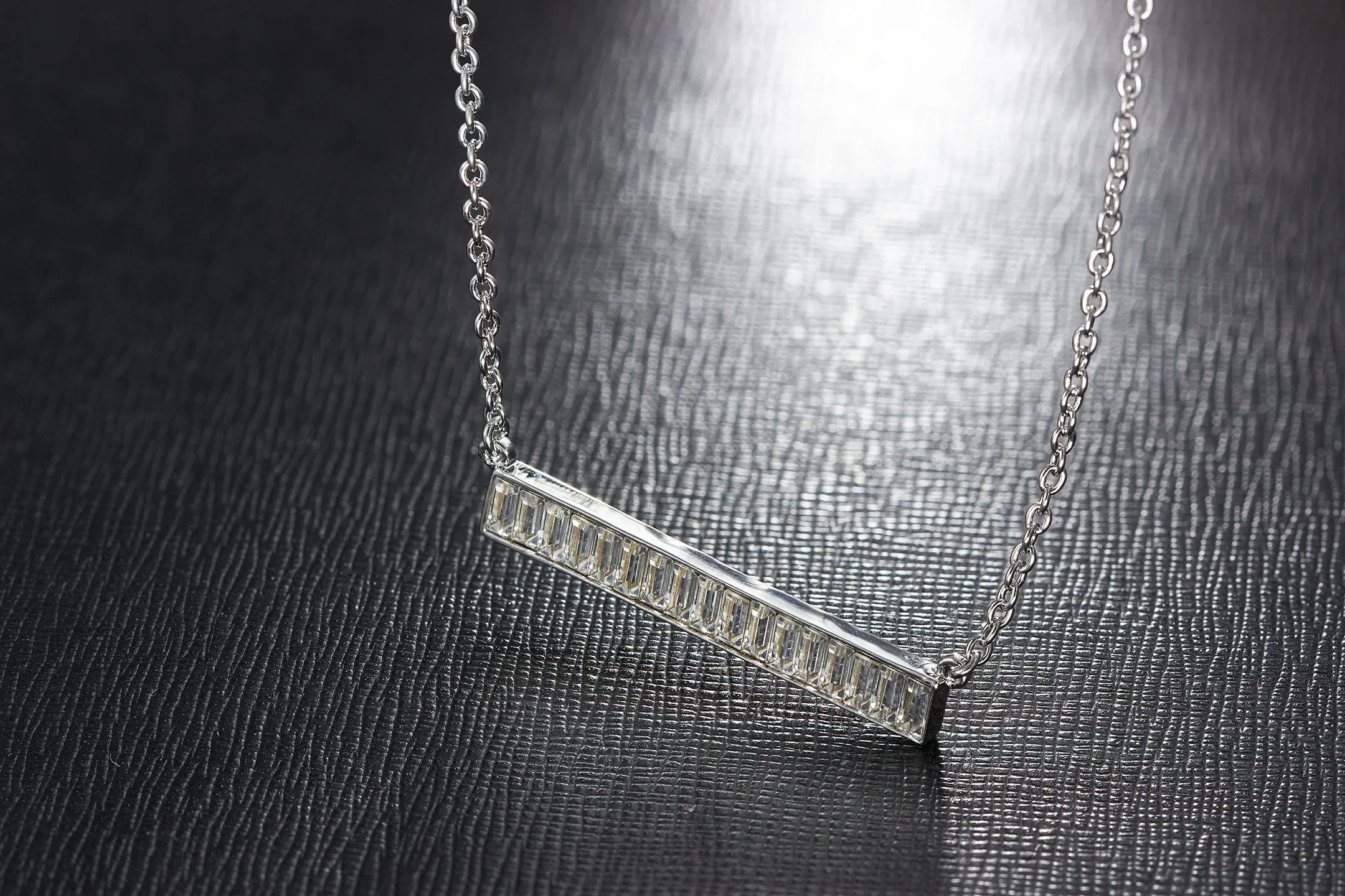 The straight cubic zirconia necklace