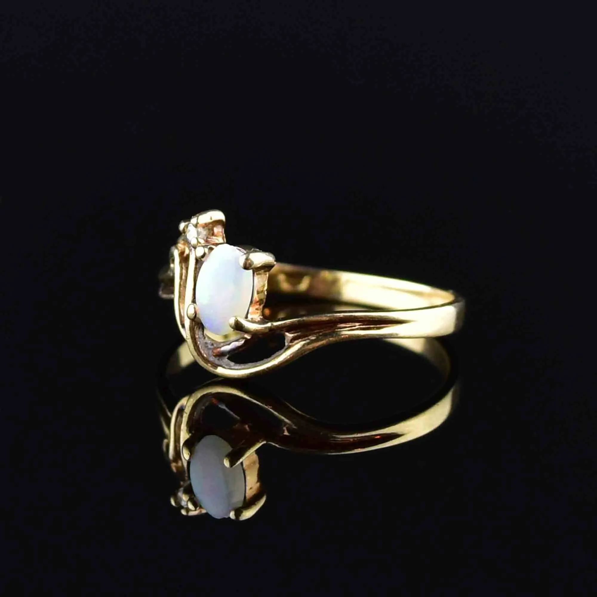 Vintage 10K Gold Opal Diamond Ring