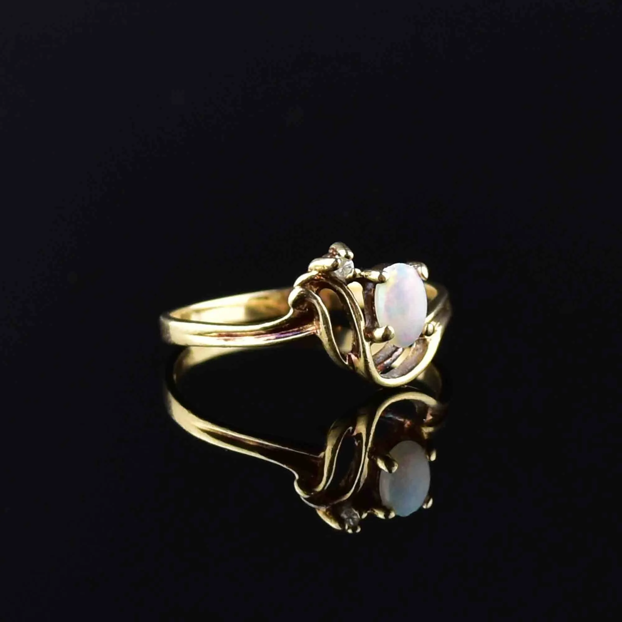 Vintage 10K Gold Opal Diamond Ring