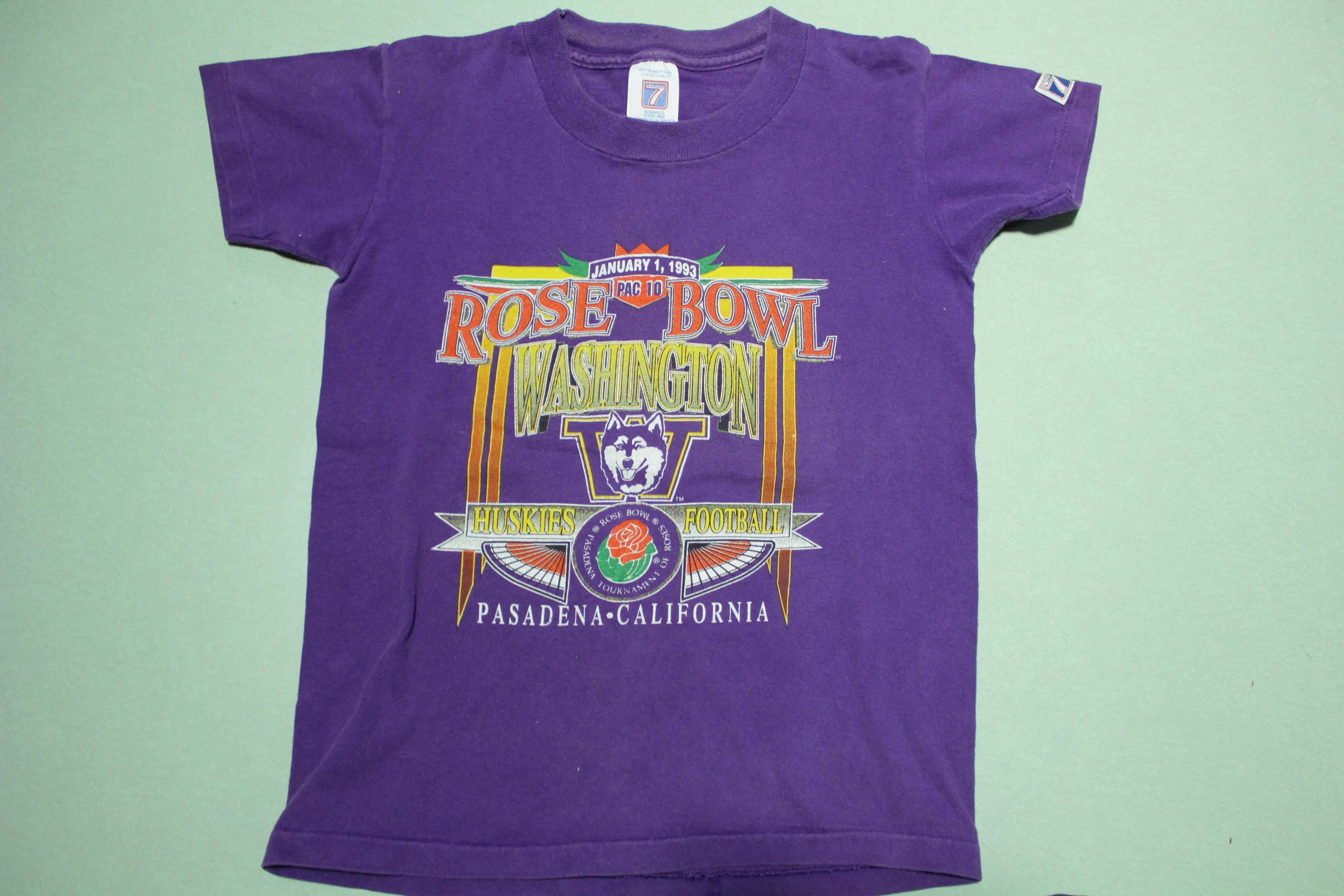 Washington Huskies Pac 10 Rose Bowl 1993  90's Vintage Logo 7  T-Shirt