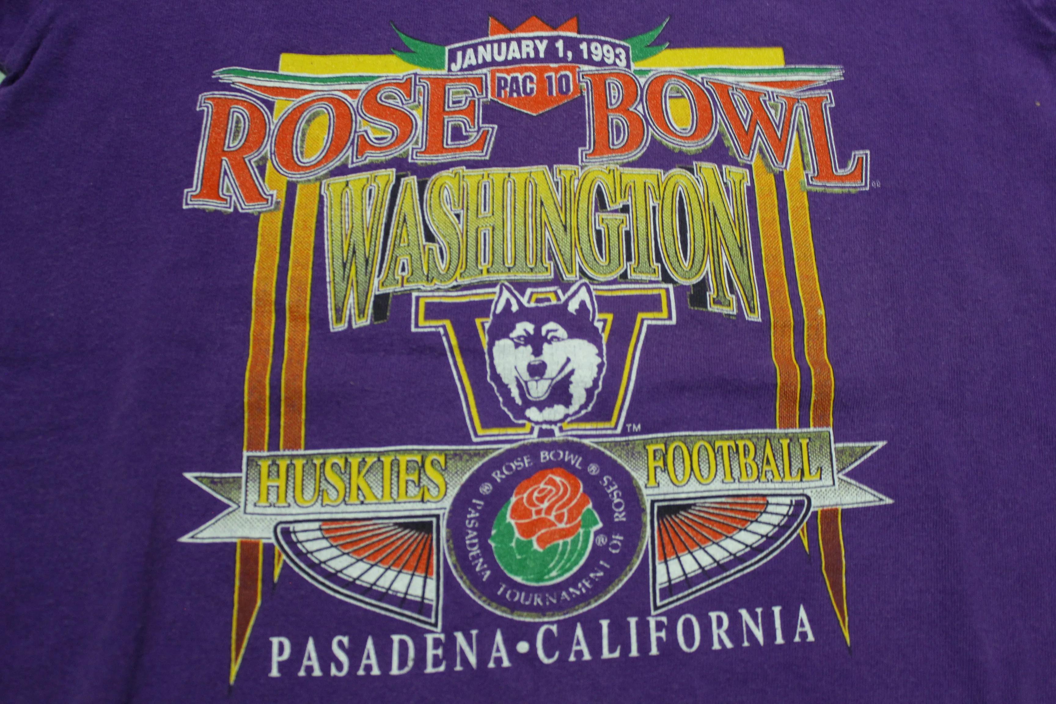 Washington Huskies Pac 10 Rose Bowl 1993  90's Vintage Logo 7  T-Shirt